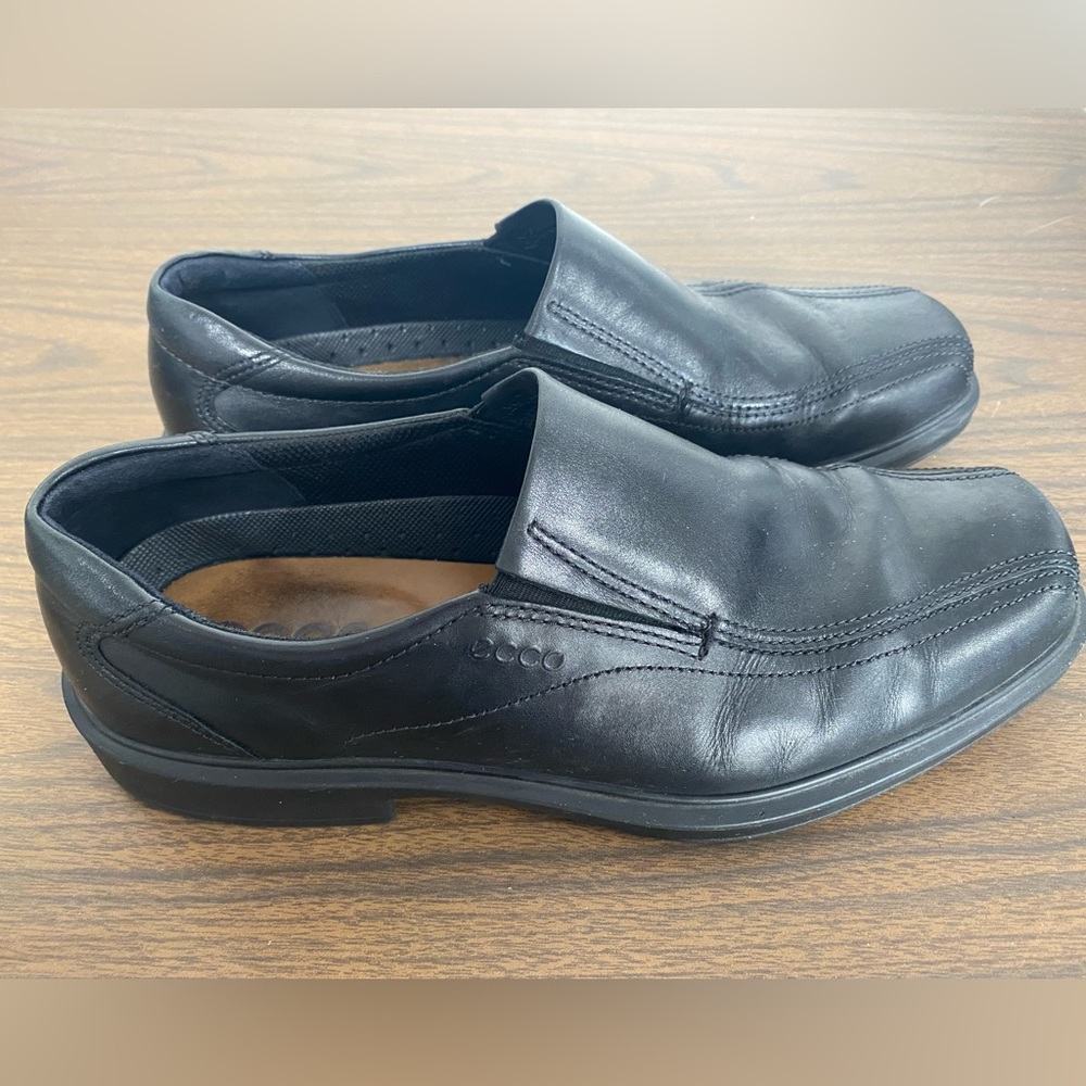 Men’s slip in dress shoe